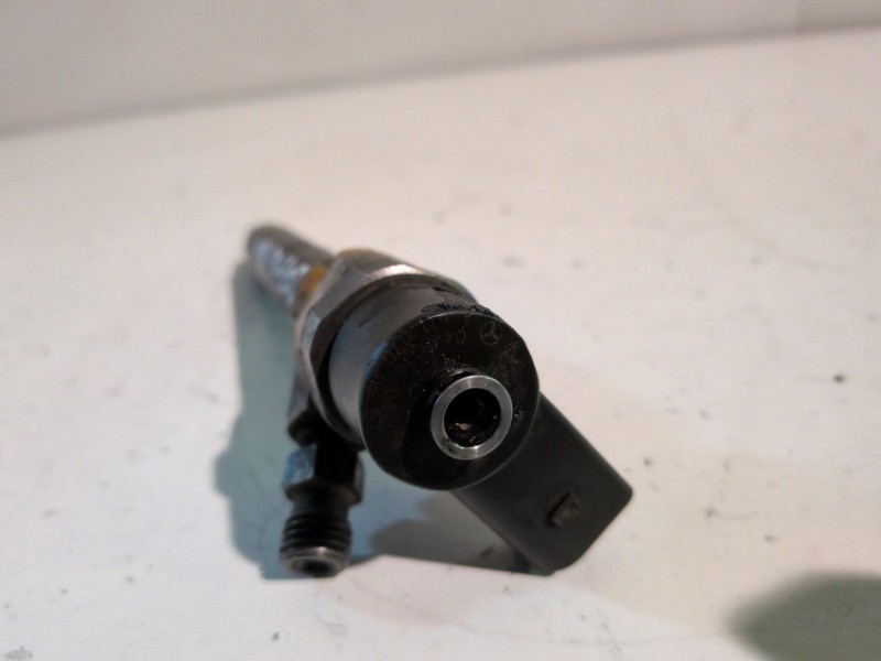 Recambio de inyector para mercedes-benz vito furgón (638) 611980 referencia OEM IAM 0445110012  