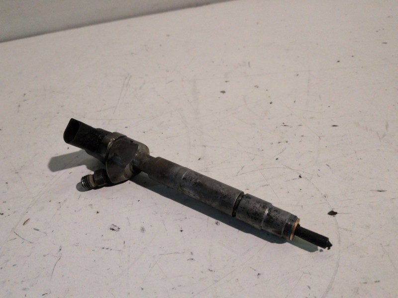Recambio de inyector para mercedes-benz vito furgón (638) 611980 referencia OEM IAM 0445110012  