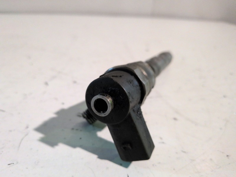 Recambio de inyector para mercedes-benz vito furgón (638) 611980 referencia OEM IAM 0445110012  