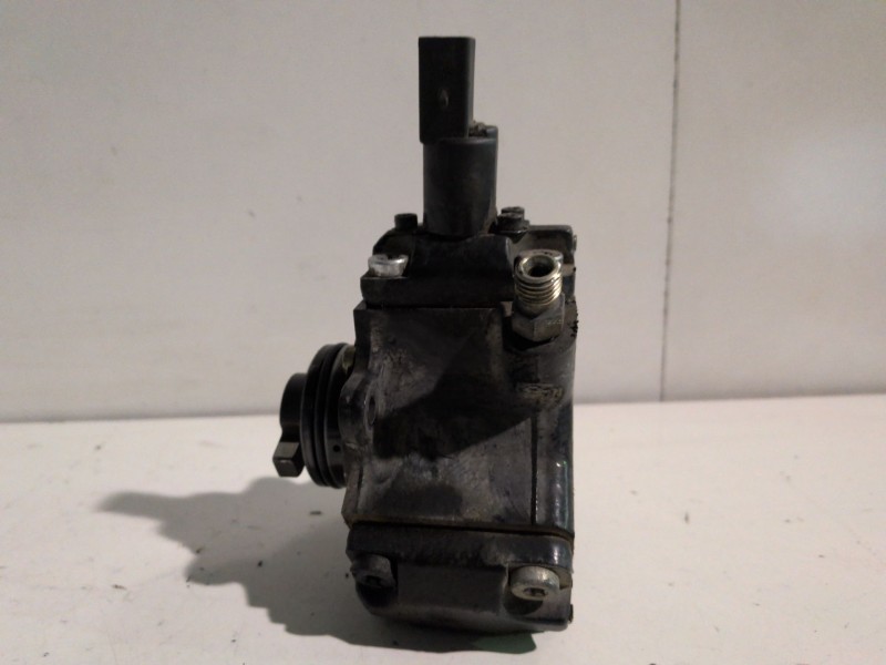 Recambio de bomba inyeccion para mercedes-benz vito furgón (638) 611980 referencia OEM IAM 0445010013  