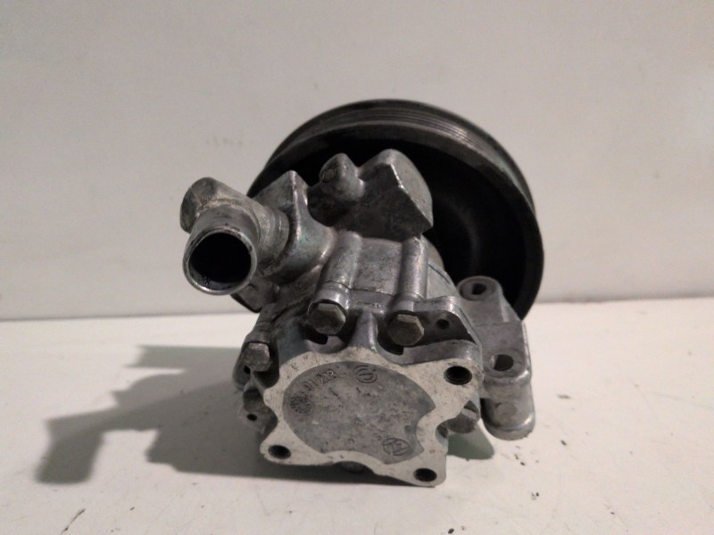 Recambio de bomba direccion para mercedes-benz vito furgón (638) 611980 referencia OEM IAM A0024667001  