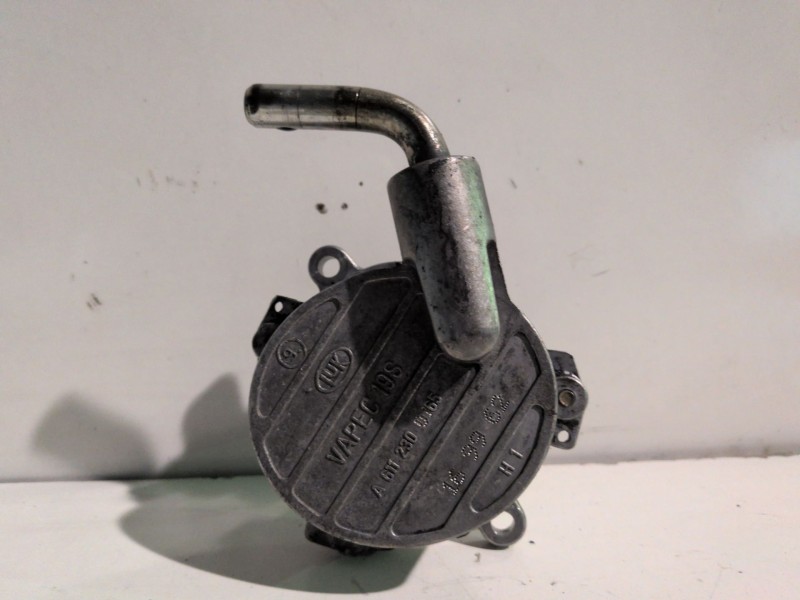 Recambio de depresor freno / bomba vacio para mercedes-benz vito furgón (638) 611980 referencia OEM IAM A6112300165  