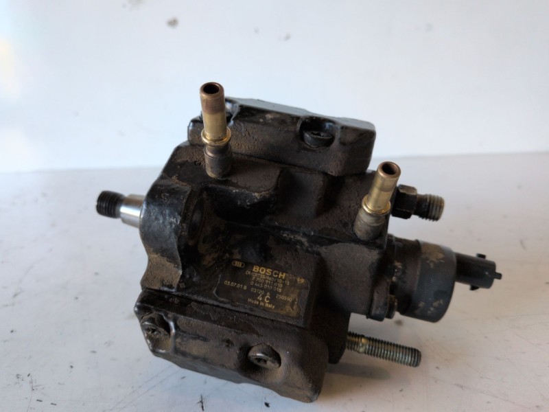 Recambio de bomba inyeccion para renault kangoo i (f/kc0) f9q790 referencia OEM IAM 0445010018  