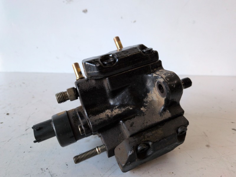 Recambio de bomba inyeccion para renault kangoo i (f/kc0) f9q790 referencia OEM IAM 0445010018  
