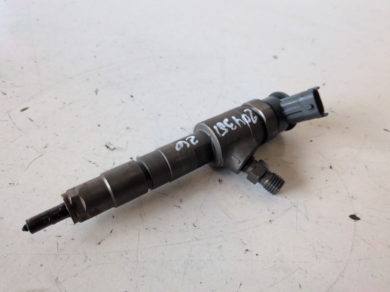 Recambio de inyector para peugeot 208 9hp referencia OEM IAM 0445110340  