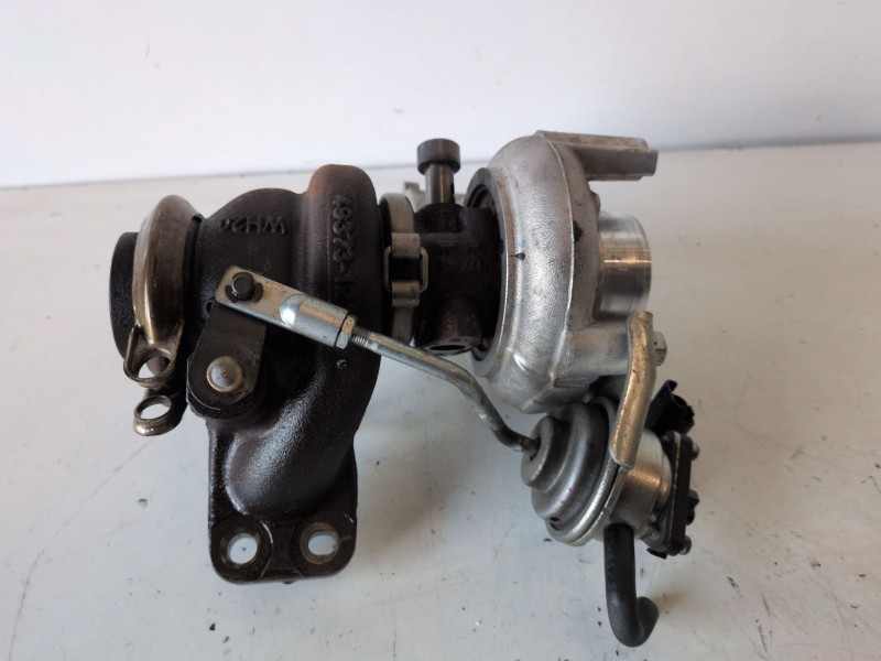 Recambio de turbocompresor para peugeot 208 9hp referencia OEM IAM 9673283680  