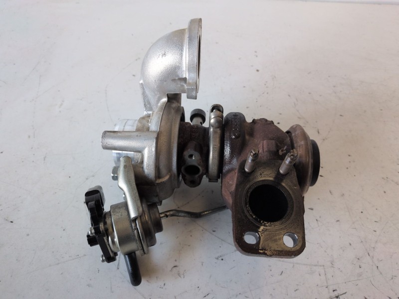 Recambio de turbocompresor para peugeot 208 9hp referencia OEM IAM 9673283680  