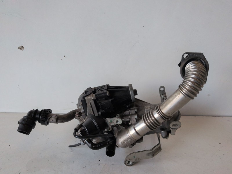 Recambio de valvula egr para peugeot 208 9hp referencia OEM IAM 9802194080  