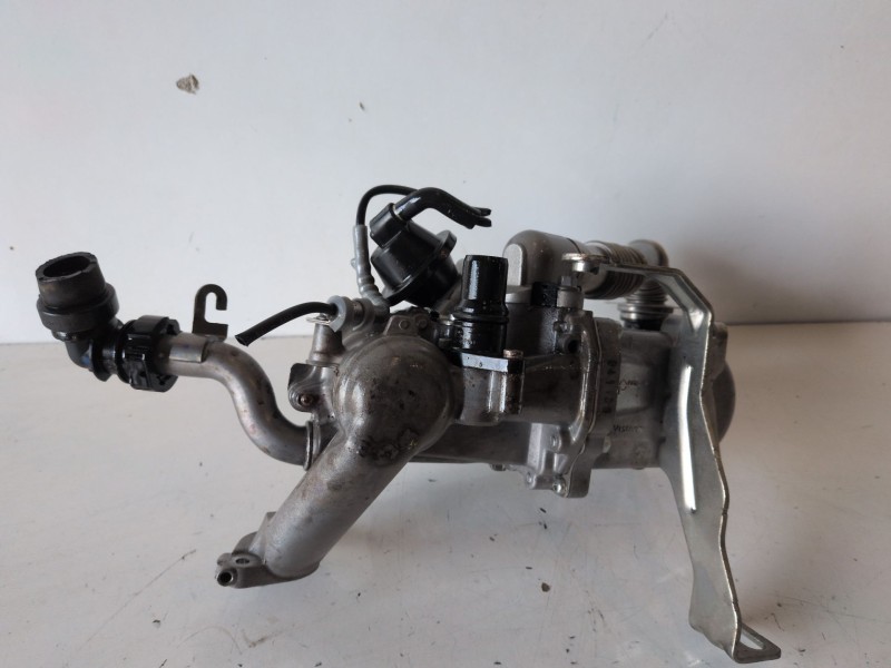 Recambio de valvula egr para peugeot 208 9hp referencia OEM IAM 9802194080  