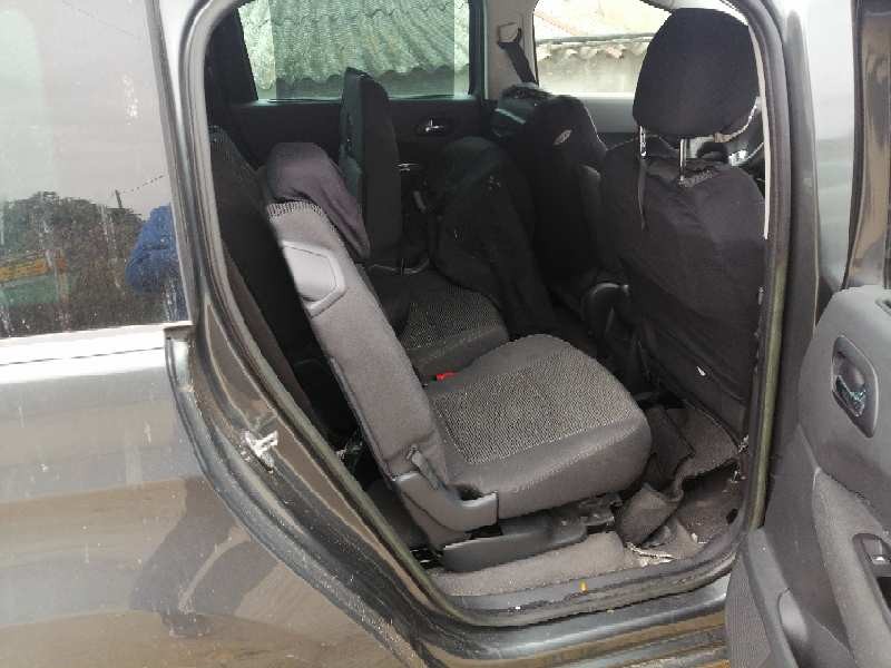 peugeot 5008 del año 2012