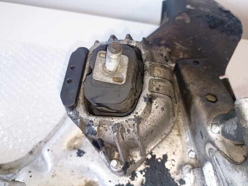 Recambio de puente delantero para bmw serie 1 coupe (e82) n51b30a referencia OEM IAM   