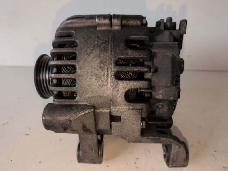 Recambio de alternador para bmw serie 3 berlina (e90) 204d4 referencia OEM IAM 7799180AI01  