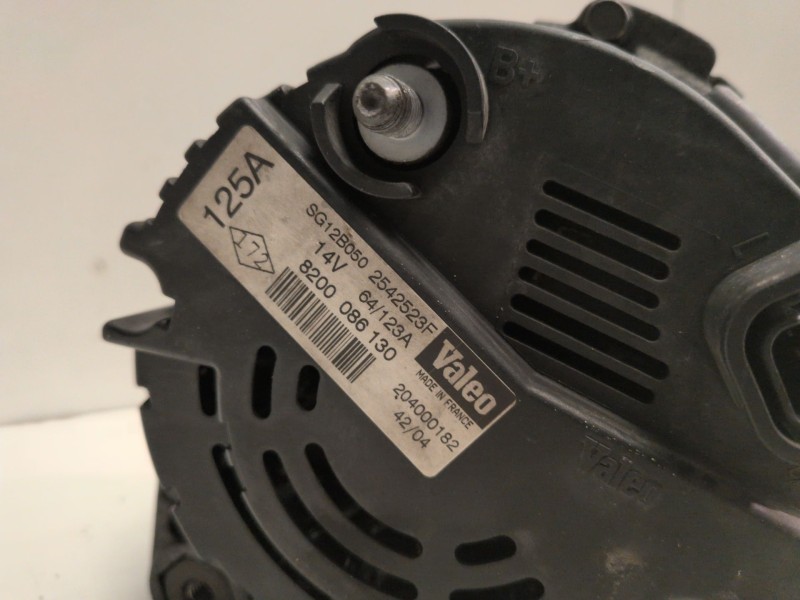 Recambio de alternador para nissan primastar (x83) f9q762 referencia OEM IAM 8200086130  
