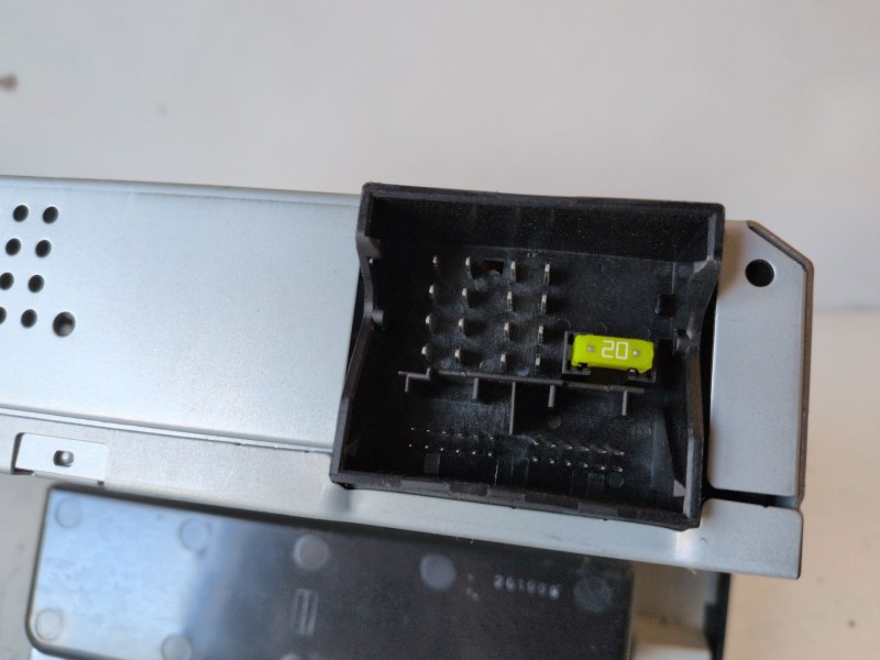 Recambio de sistema audio / radio cd para mercedes-benz vito tourer (447) r9n402 referencia OEM IAM A4478201202  