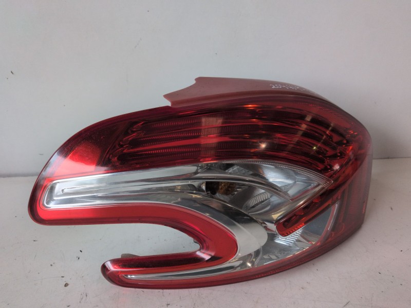 Recambio de piloto trasero izquierdo para peugeot 208 (p2) hmh referencia OEM IAM   