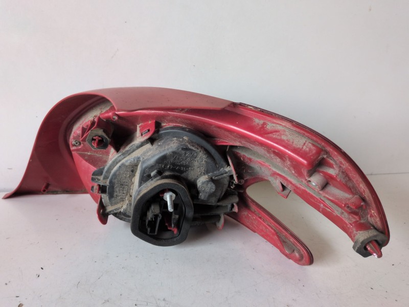 Recambio de piloto trasero izquierdo para peugeot 208 (p2) hmh referencia OEM IAM   