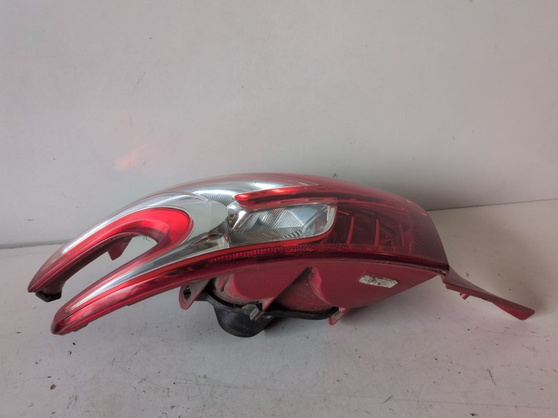 Recambio de piloto trasero izquierdo para peugeot 208 (p2) hmh referencia OEM IAM   