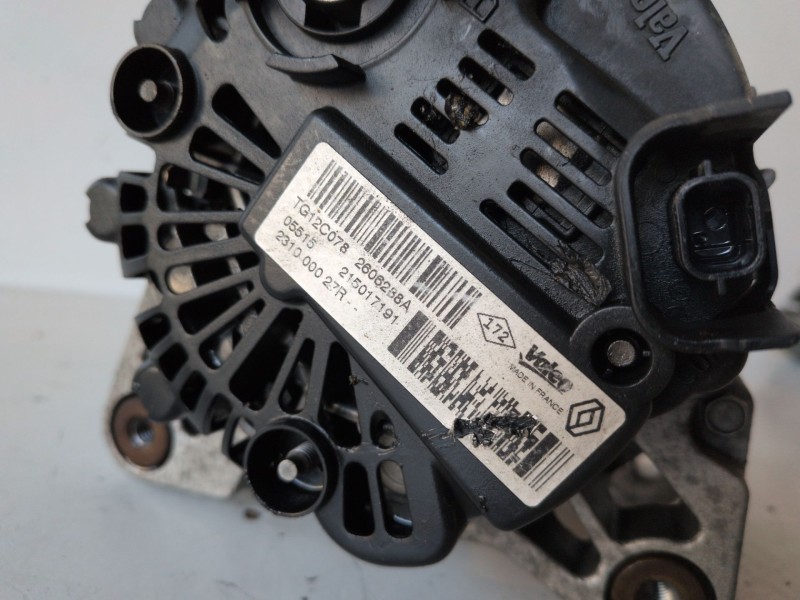 Recambio de alternador para renault megane iii berlina 5p k9k846 referencia OEM IAM 23100027R  