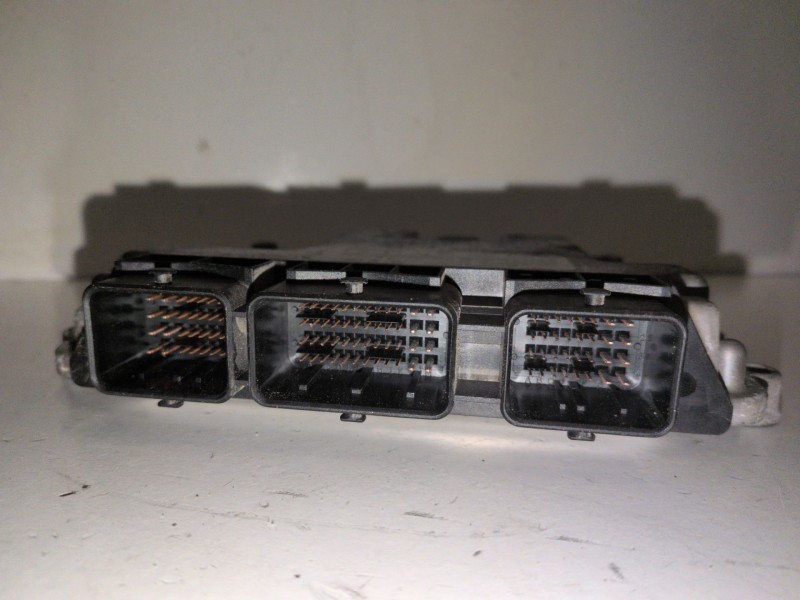 Recambio de centralita motor uce para nissan primastar (x83) f9q762 referencia OEM IAM 0281011530  