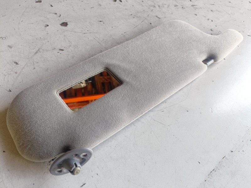 Recambio de parasol derecho para toyota land cruiser (j9) 1kzte referencia OEM IAM   