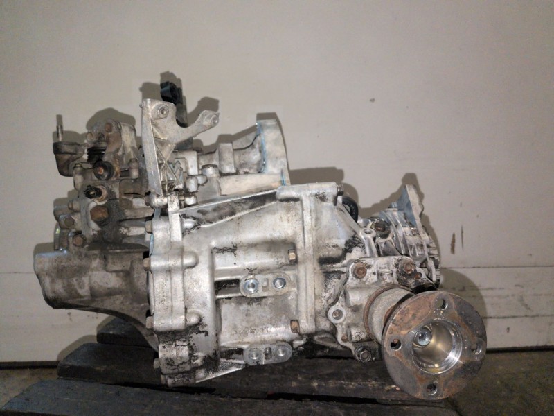 Recambio de caja cambios para nissan x-trail (t30) yd22 referencia OEM IAM   