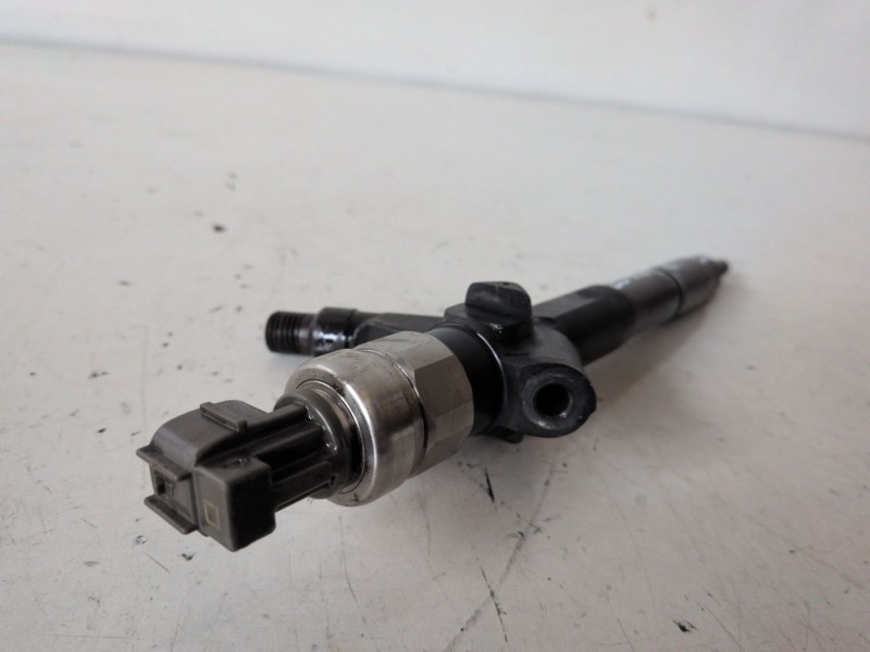 Recambio de inyector para nissan x-trail (t30) yd22 referencia OEM IAM AW400AW4  