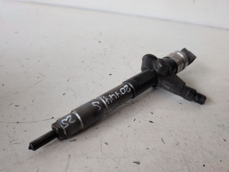 Recambio de inyector para nissan x-trail (t30) yd22 referencia OEM IAM AW400AW4  