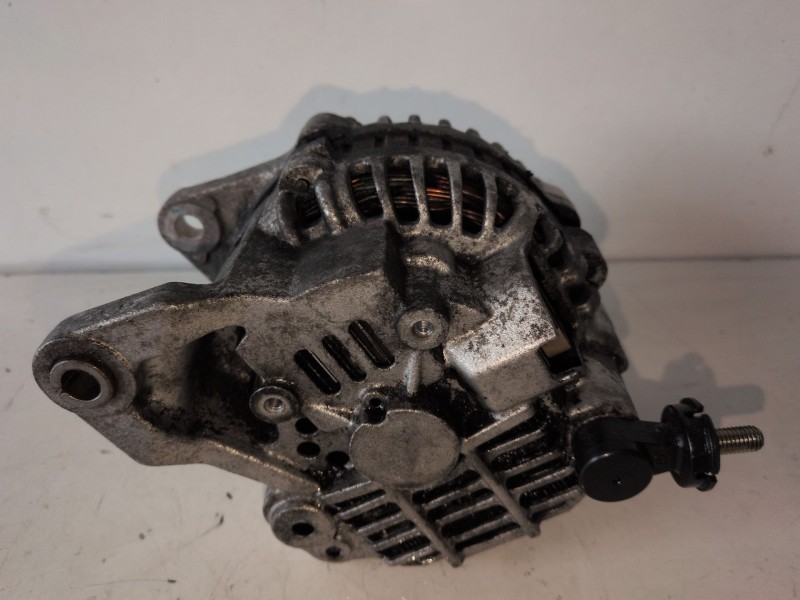 Recambio de alternador para nissan x-trail (t30) yd22 referencia OEM IAM 231005M310  