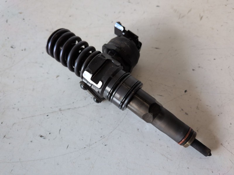 Recambio de inyector para seat leon (1p1) bxe referencia OEM IAM 038130073AG  