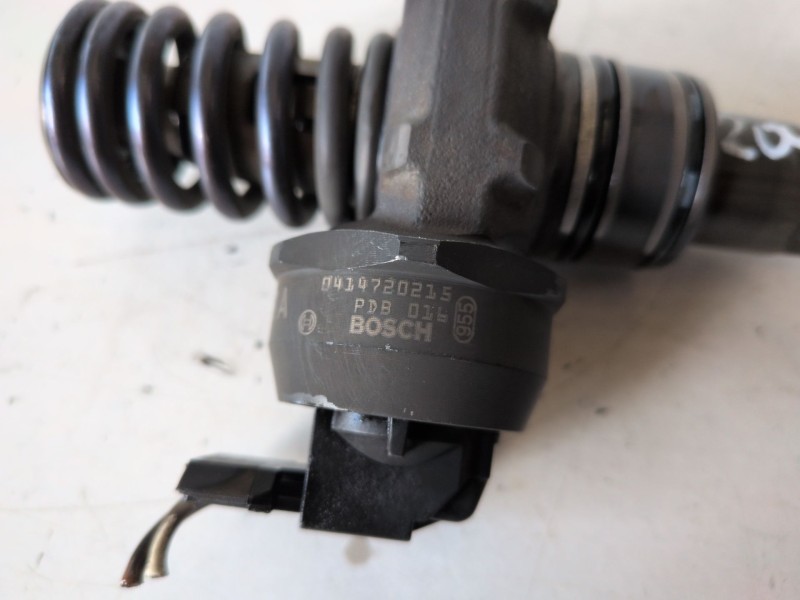Recambio de inyector para seat leon (1p1) bxe referencia OEM IAM 038130073AG  