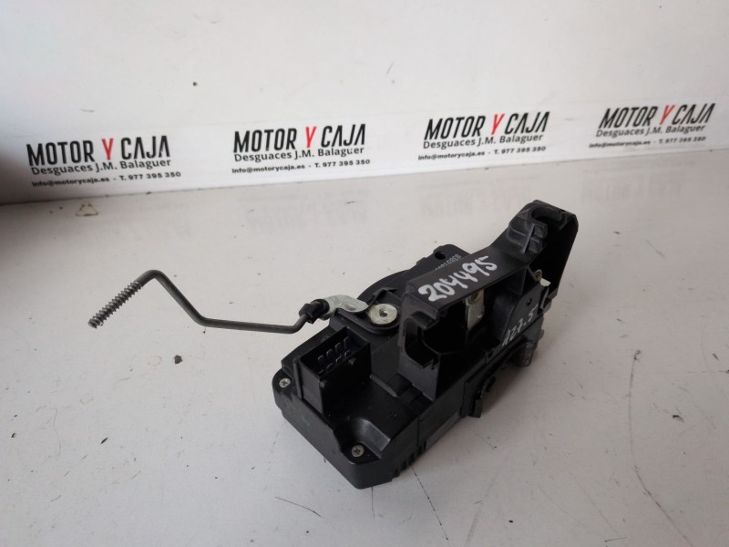 Recambio de cerradura maletero / porton para opel vivaro furgón/combi m9r referencia OEM IAM 8200282303  