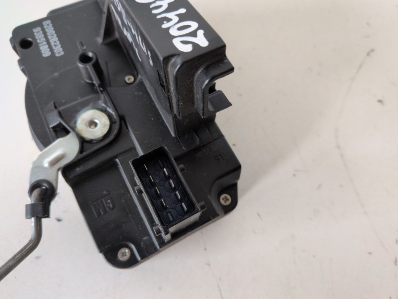 Recambio de cerradura maletero / porton para opel vivaro furgón/combi m9r referencia OEM IAM 8200282303  