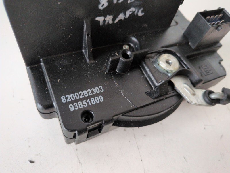 Recambio de cerradura maletero / porton para opel vivaro furgón/combi m9r referencia OEM IAM 8200282303  