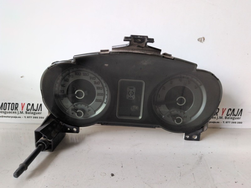 Recambio de cuadro instrumentos para mitsubishi montero (v80/v90) 4m41 referencia OEM IAM 8100A626  