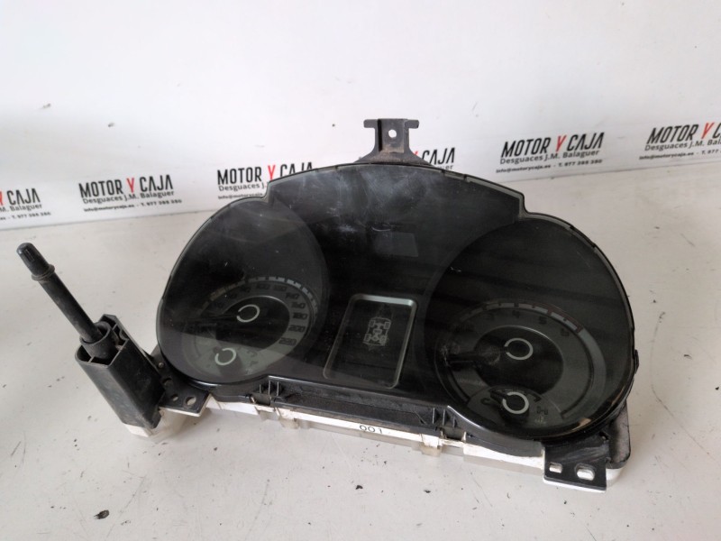 Recambio de cuadro instrumentos para mitsubishi montero (v80/v90) 4m41 referencia OEM IAM 8100A626  