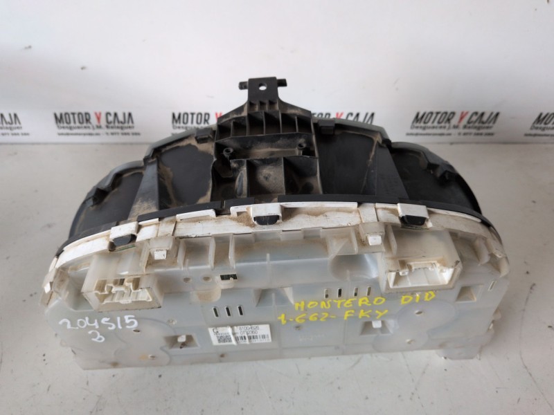 Recambio de cuadro instrumentos para mitsubishi montero (v80/v90) 4m41 referencia OEM IAM 8100A626  