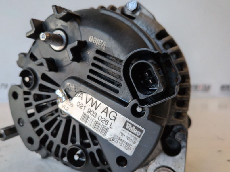 Recambio de alternador para volkswagen passat variant (3c5) bkp referencia OEM IAM 021903026L  