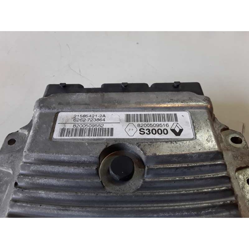 Recambio de centralita motor uce para renault megane ii classic berlina k4m812 referencia OEM IAM 8200509516/S3000/215854212A/82