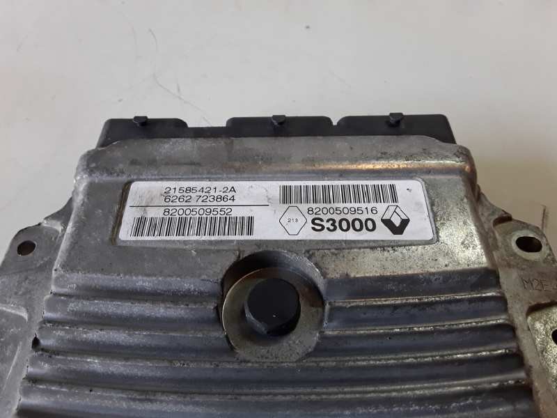 Recambio de centralita motor uce para renault megane ii classic berlina k4m812 referencia OEM IAM 8200509516/S3000/215854212A/82