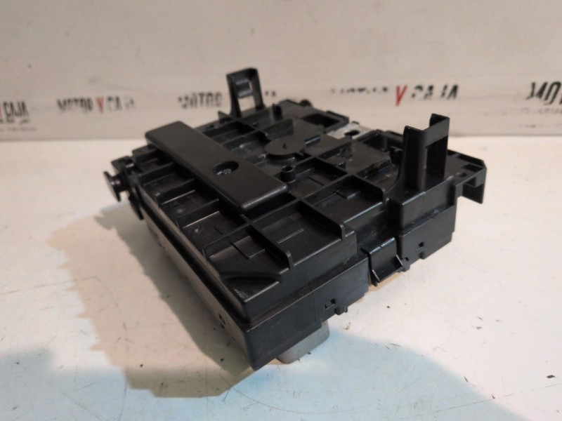 Recambio de caja reles / fusibles para citroen c4 picasso 9hz referencia OEM IAM 9661708080  