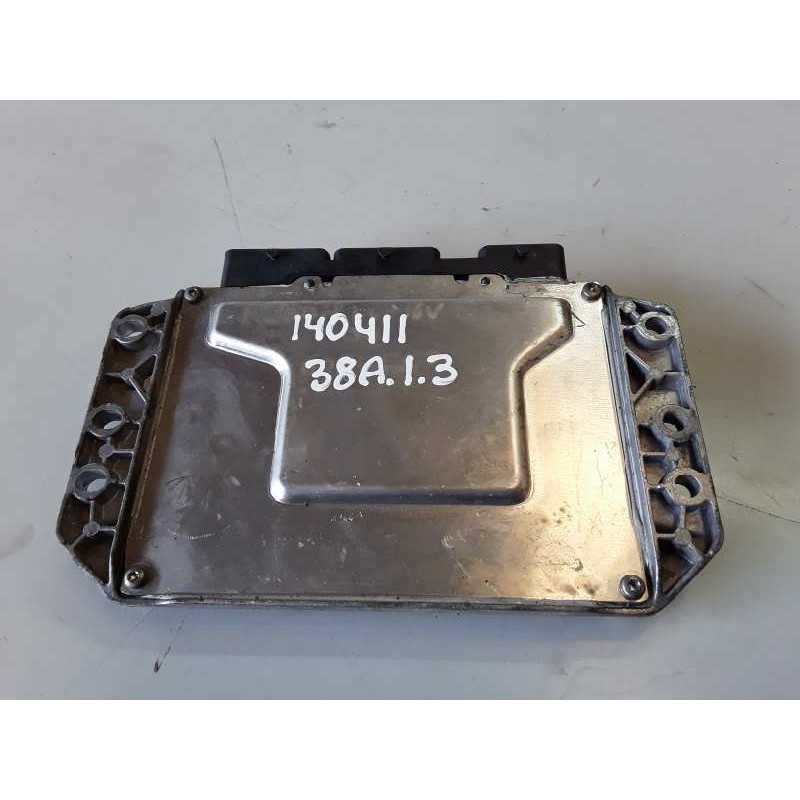 Recambio de centralita motor uce para renault megane ii classic berlina k4m812 referencia OEM IAM 8200509516/S3000/215854212A/82