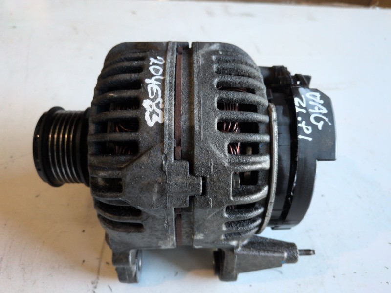 Recambio de alternador para seat leon (1p1) bls referencia OEM IAM 06F903023F  