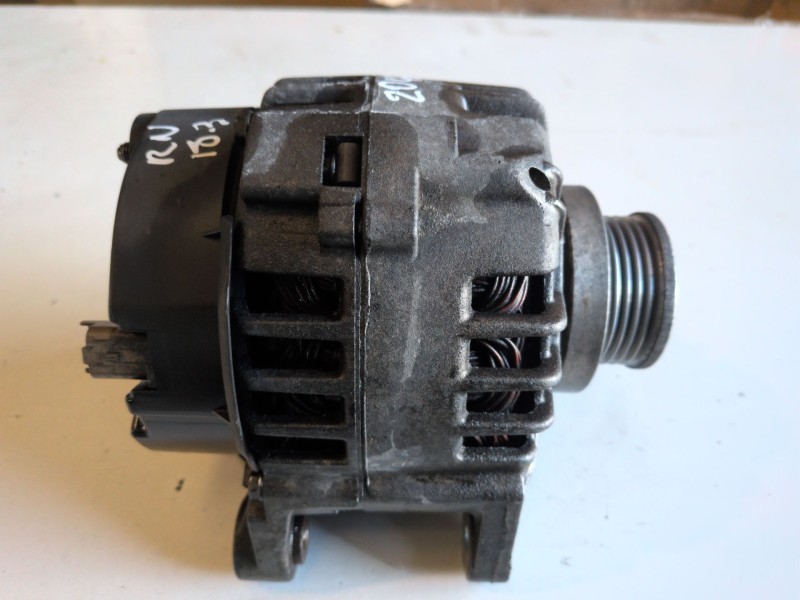 Recambio de alternador para renault clio ii fase ii (b/cb0) k9k704 referencia OEM IAM 8200022774  