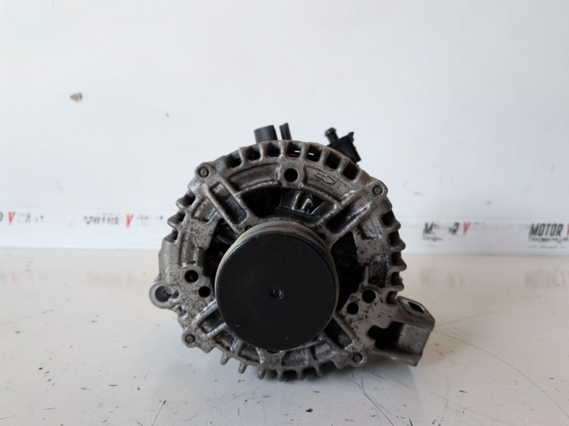 Recambio de alternador para volvo v70 familiar d5244t referencia OEM IAM 0121615005  