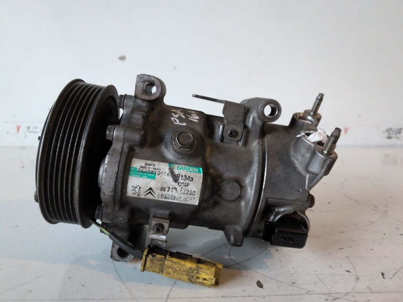 Recambio de compresor aire acondicionado para peugeot 207 8hr referencia OEM IAM 9671216280  