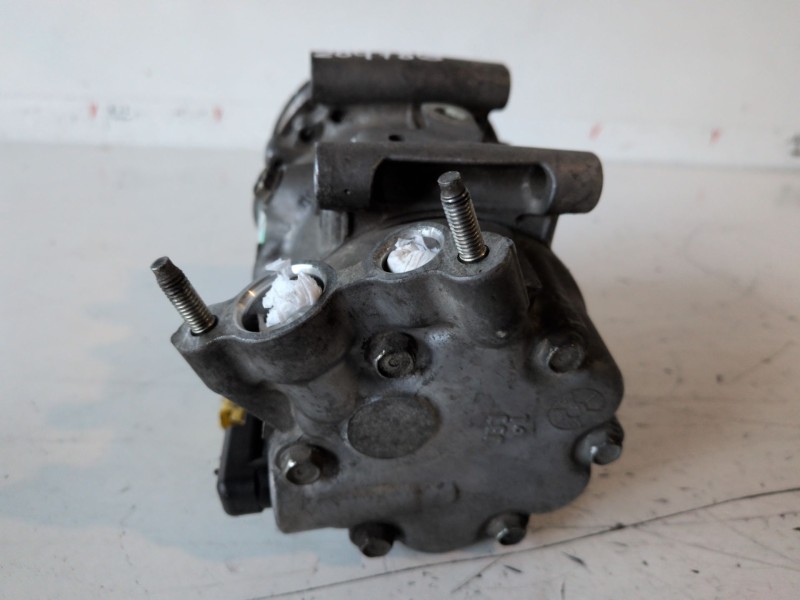 Recambio de compresor aire acondicionado para peugeot 207 8hr referencia OEM IAM 9671216280  