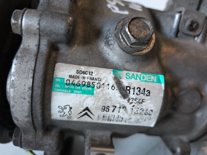 Recambio de compresor aire acondicionado para peugeot 207 8hr referencia OEM IAM 9671216280  