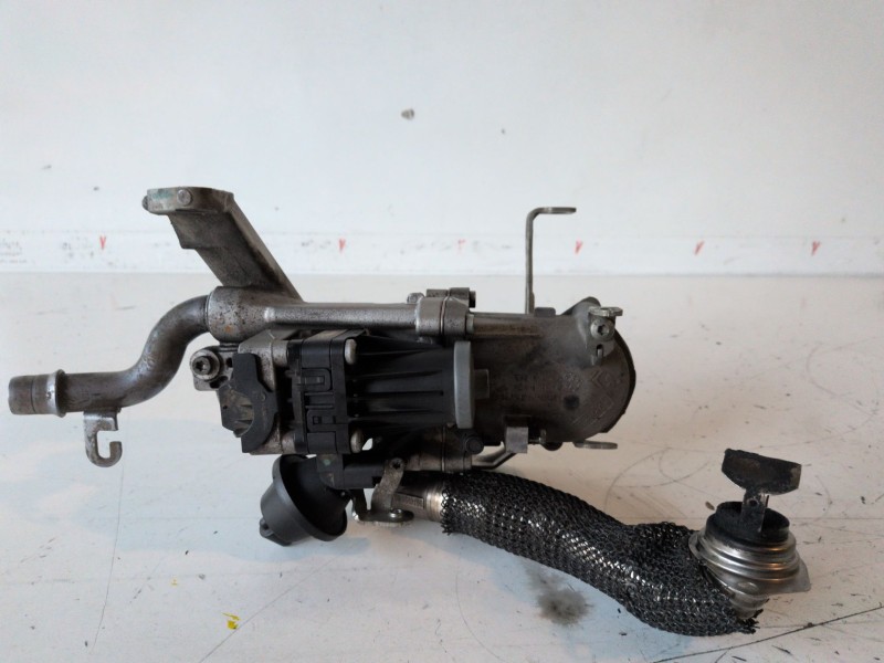 Recambio de valvula egr para peugeot 207 8hr referencia OEM IAM 9671187780  