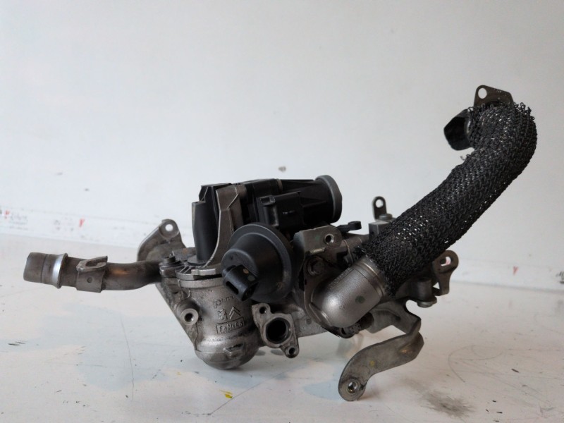 Recambio de valvula egr para peugeot 207 8hr referencia OEM IAM 9671187780  