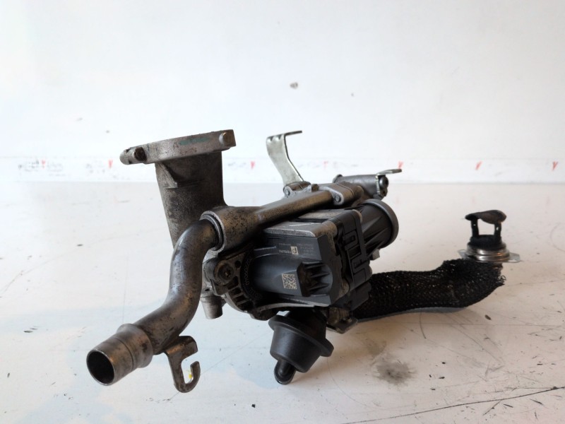 Recambio de valvula egr para peugeot 207 8hr referencia OEM IAM 9671187780  